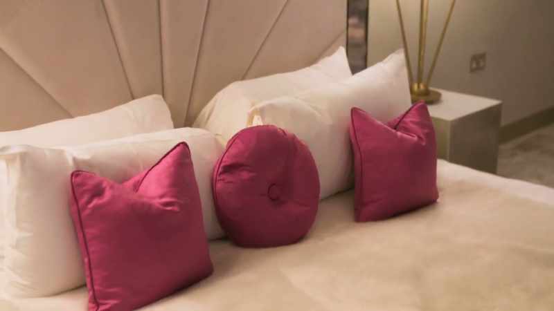 This is, really, a very comfy, sexy room
