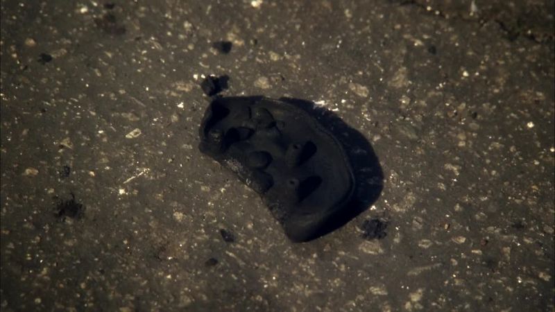 This looks like a detonator, Ray