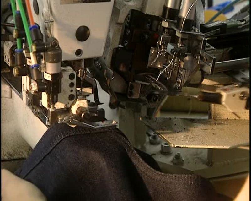 THIS MACHINE IS USED TO MAKE THE LOOPS