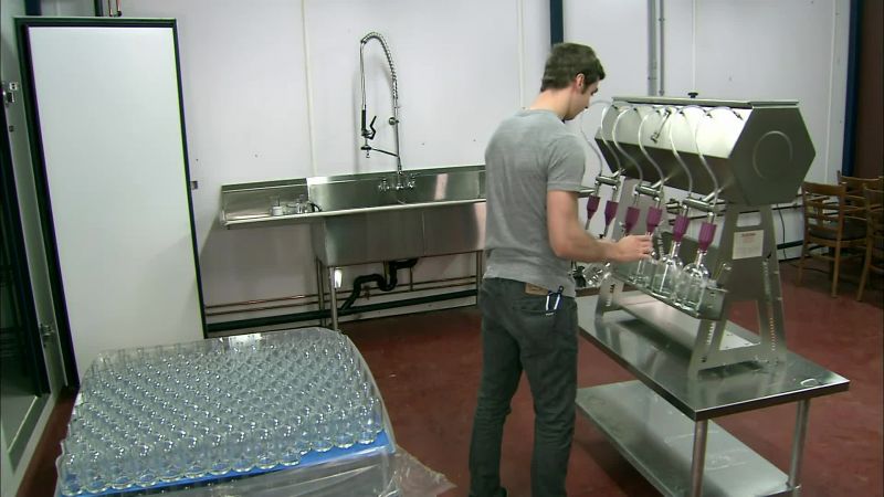 THIS MICRODISTILLERY HAS NO AUTOMATED BOTTLING LINE