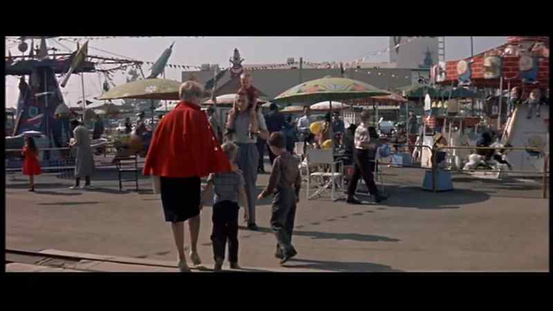 This is my little brother Peter. - Hello, Peter