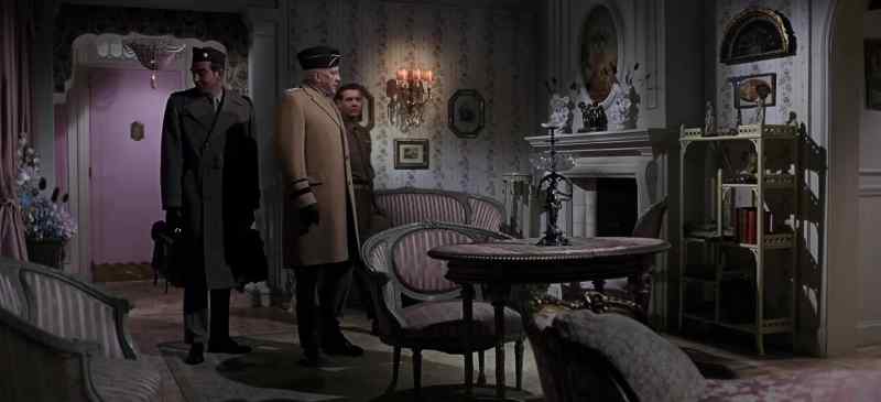 This place is for me? - Yes, sir. This way, sir