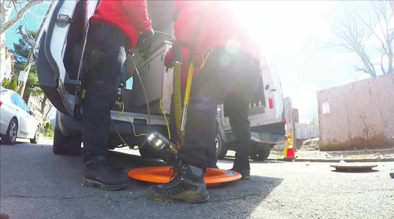 This remote control camera can roll along the sewer floor