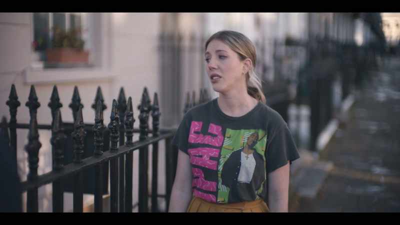This tacky cunt made her feel self-conscious for wanting to pretend