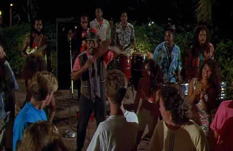 This is the last dance. Come on, everyone, let's join in the conga line