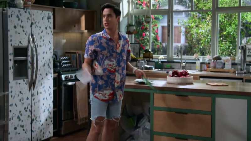 This Tupperware situation is a mess. I can never find a matching set
