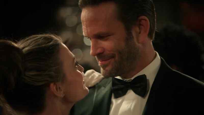 * This year, darling, we gon' find the love *