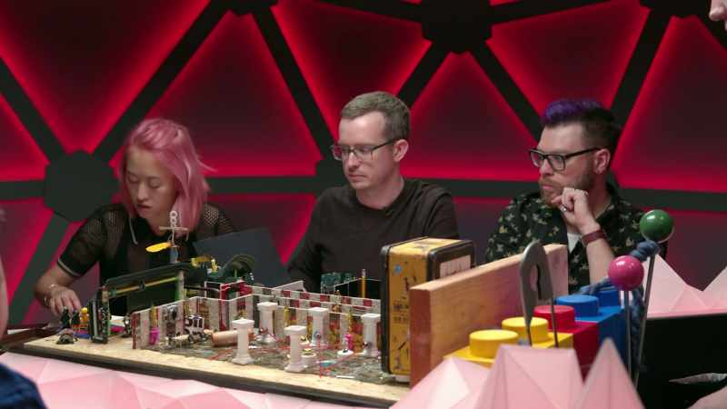 Those golden irises literally like rotate