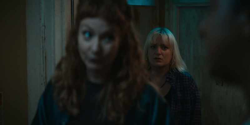 Three to one, he kills her. Four to one, she kills him