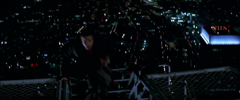 CARTER Throw it Lee WhereCARTER Throw it WhereThrow the bomb over the edge Throw itThrow it Throw it over the edgeLEE There's people down there Throw itCarter Carter LeeLee Carter