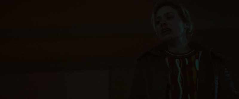 [thud] -[Betriek grunts]