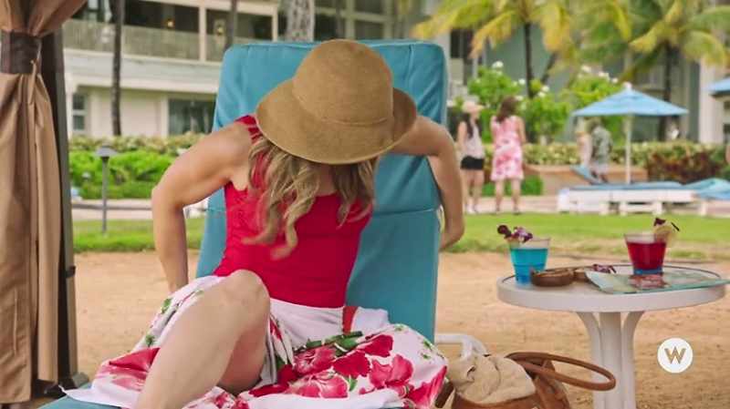 [thudding] -[grunts]