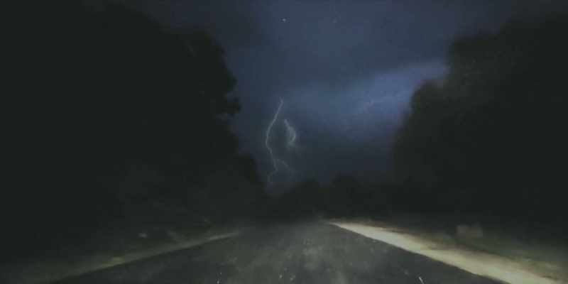 (THUNDER CRACKS)