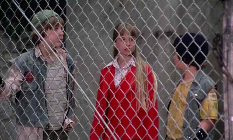Tia, open the gate