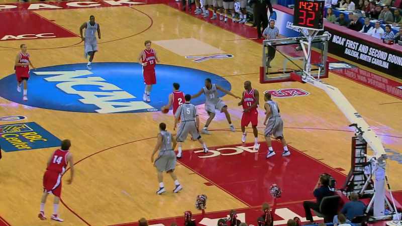 Tipped out to Richards. Hoyas though got three men back