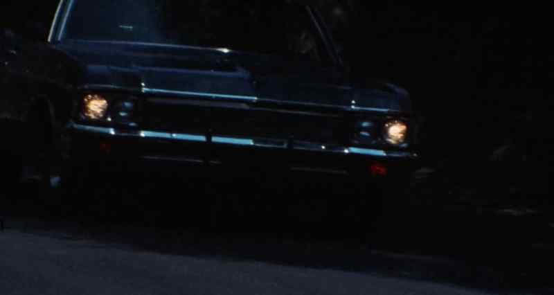 (tires screeching)