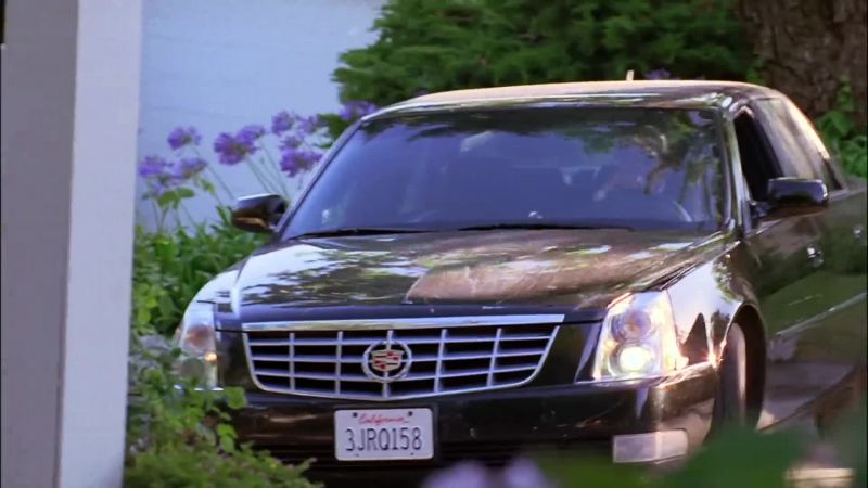 (tires squealing)