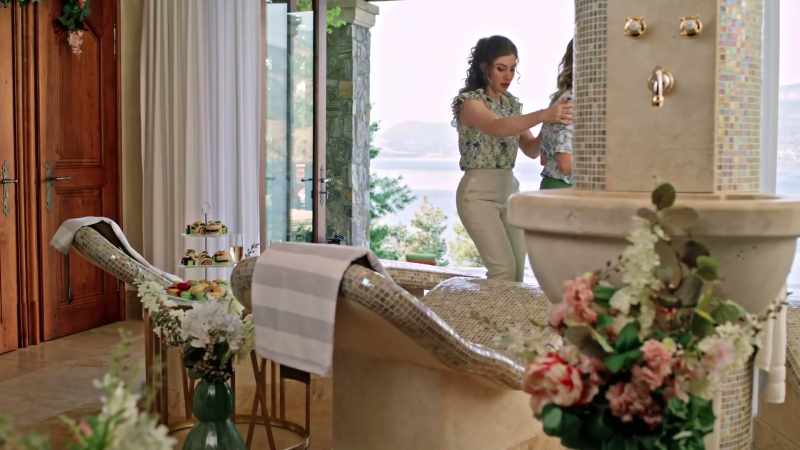 to do absolutely nothing but relax, eat and be pampered