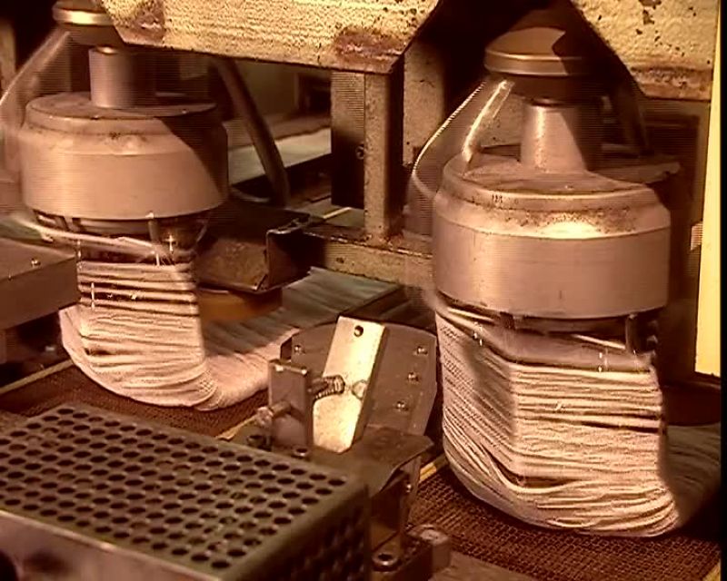 TO ENSURE THE TWO PLIES DON'T UNTWIST