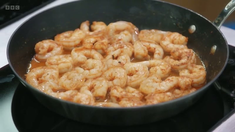 Today, I've prepared creamy Cajun shrimp pasta
