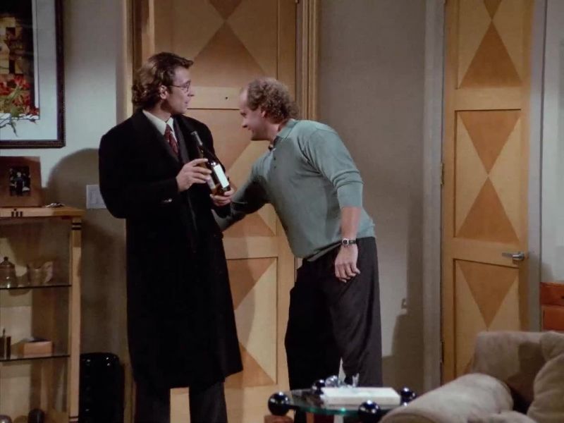 Tom, come on in. - Hi, Frasier