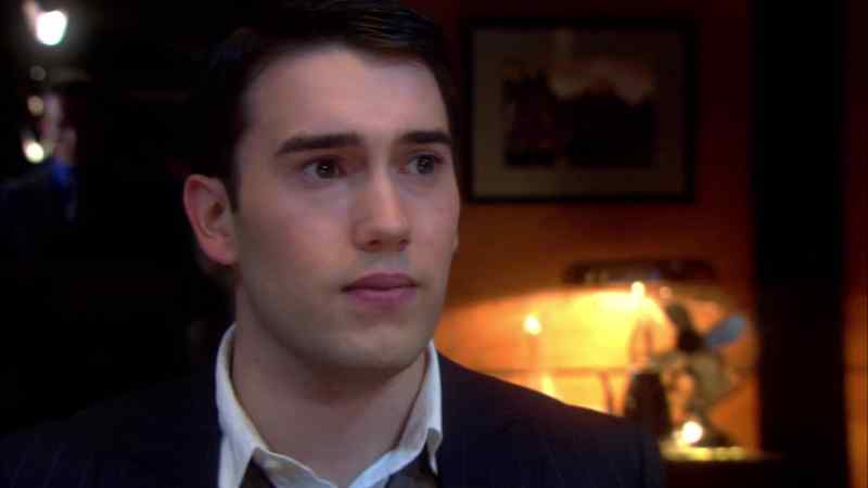 Tommy, stay with Ianto