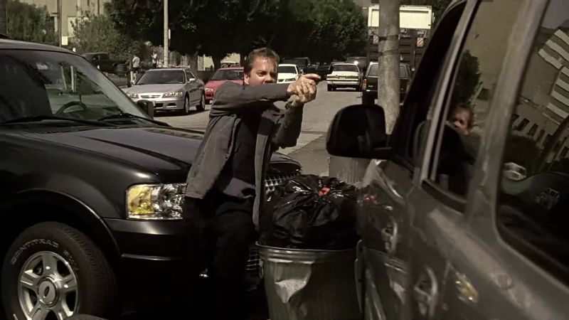 Tony, put the gun on the dash!