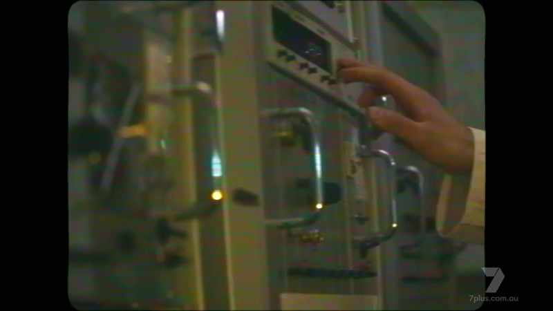 Toptunov takes steps to raise the reactor's power level