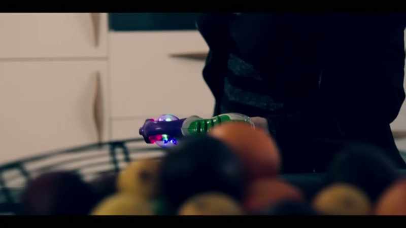 TOY GUN WHIZZES
