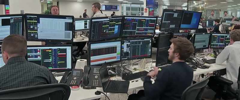 Traders braced for the worse and within seconds it came