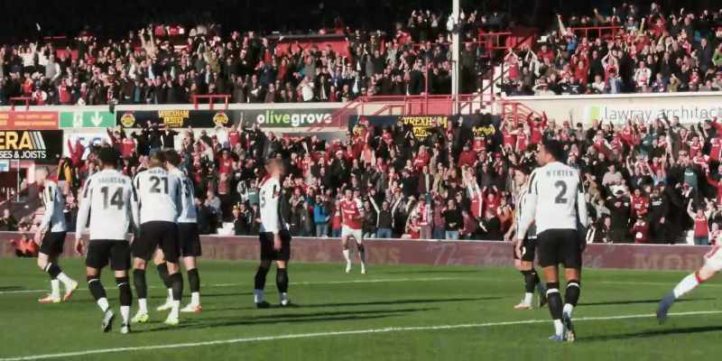 Tremendous finish by Harry Lennon