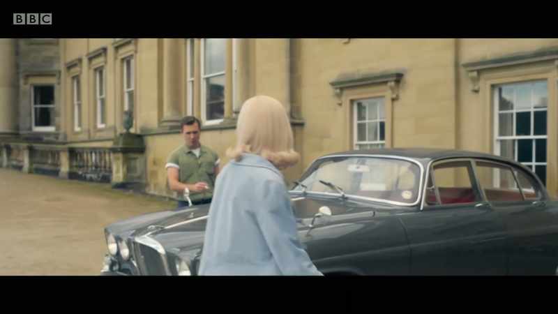 Triple carburettor engine with independent rear suspension