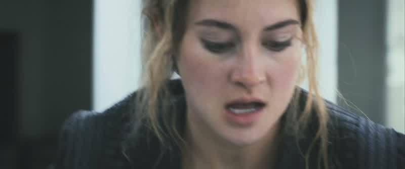 Tris... Lockdown now in effect. All right, let's move! We gotta go. Now