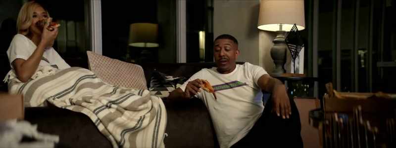 Trish, this pizza is bomb. -Uh-hmm