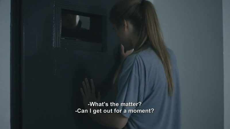 (truck horn blowing)