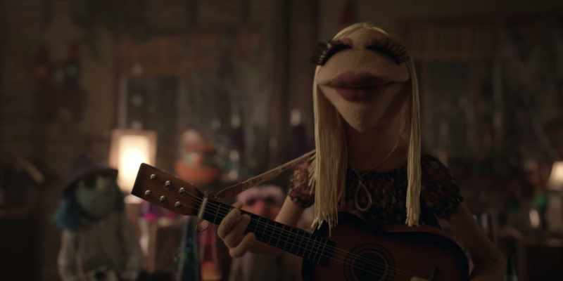 (TRUE COLORS PLAYING) - (SINGING)