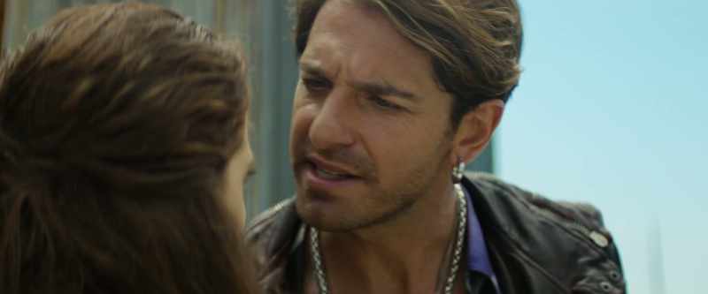 Tu devi sapere che io non... - Ehi, cos'è questa faccia ?