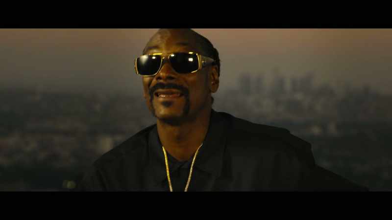 [Tupac] Right now, I'm doing these videos