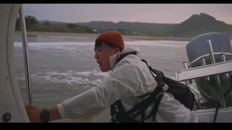 Turn the boat! (Mack) All right, boys
