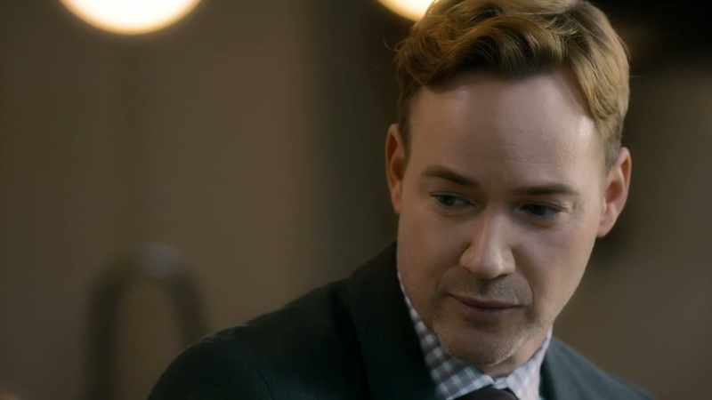 (tv accouncer)