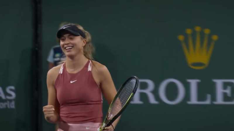 [TV announcer] Another straight set win