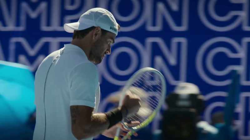 [TV announcer] The first set is indeed Matteo Berrettini's