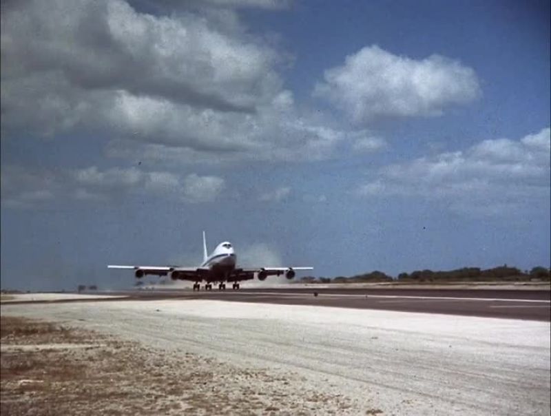 TWA FLIGHT 5 ARRIVING AT GATE 15 FROM DETROIT