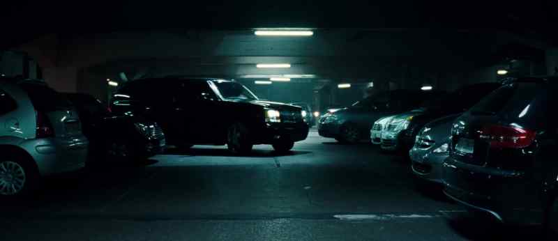 { TYRE SQUEKING }