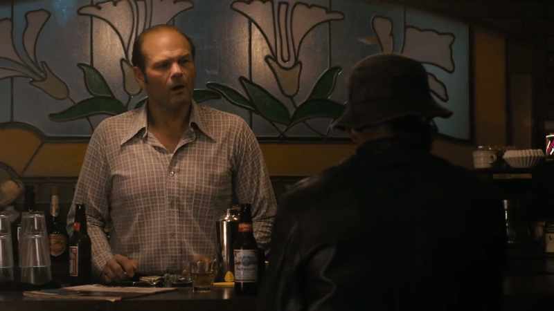 Uh, uh... Lieutenant? I'm just a bartender here