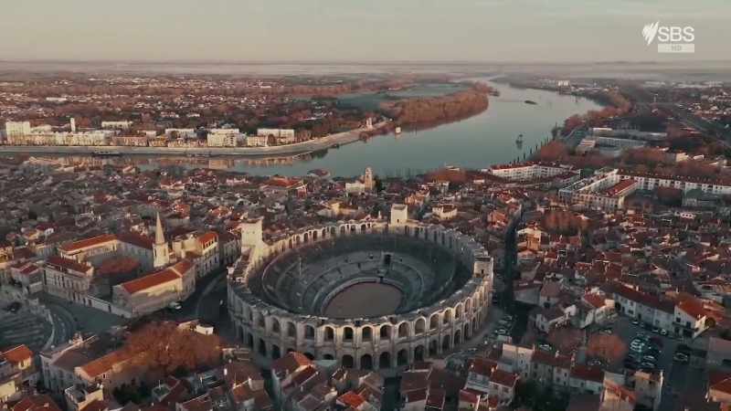 Under Constantine, Arles enjoyed a second golden age
