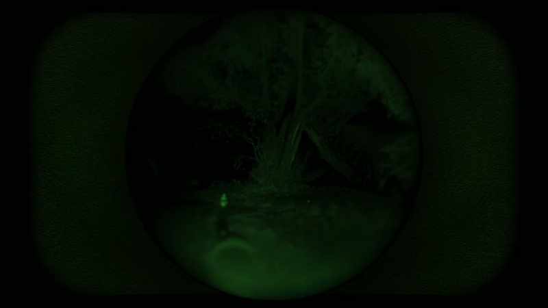 (uneasy music)