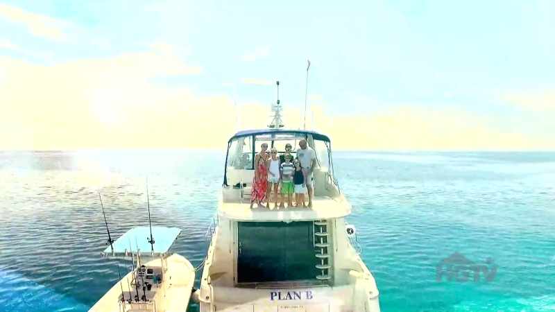 �� (upbeat island music) ♪