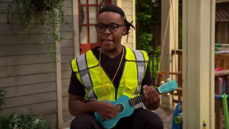 [upbeat ukulele music] - ♪ There are so many letters ♪