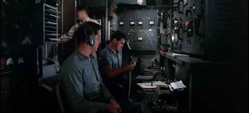 Urgent, Zabrinczski. Right to the captain
